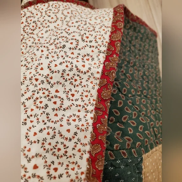 Handmade Vintage Patchwork Quilt, 61"×90", Green/Cranberry, Exceptional Piece! - Picture 7 of 16